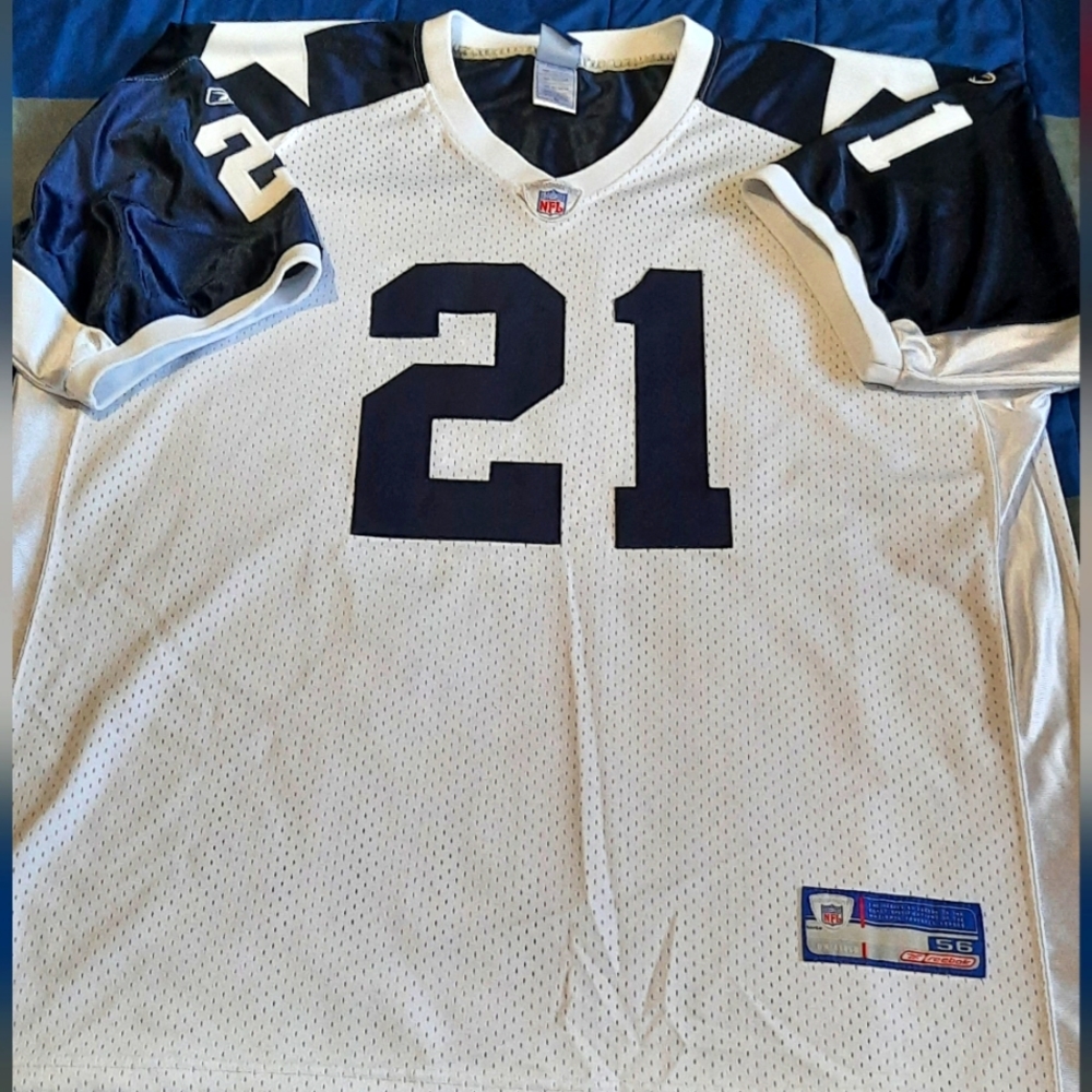 Dallas Cowboys Reebok Throwback football jersey. #21 / Julius Jones. Sz 56.